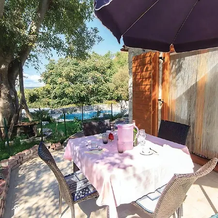 Holiday home Vickovi Mit Gemeinschaftspool *