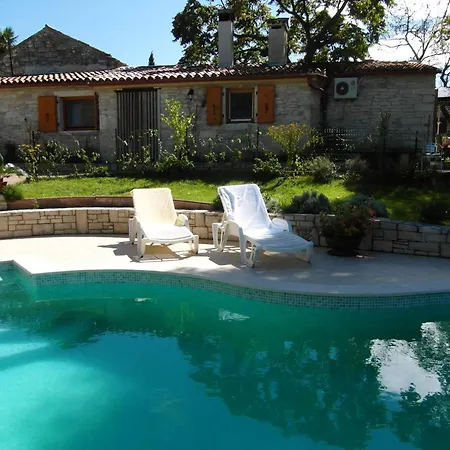 Vickovi Mit Gemeinschaftspool Holiday home *
